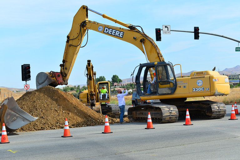 Pipe Crossing at Highway Global Contractors